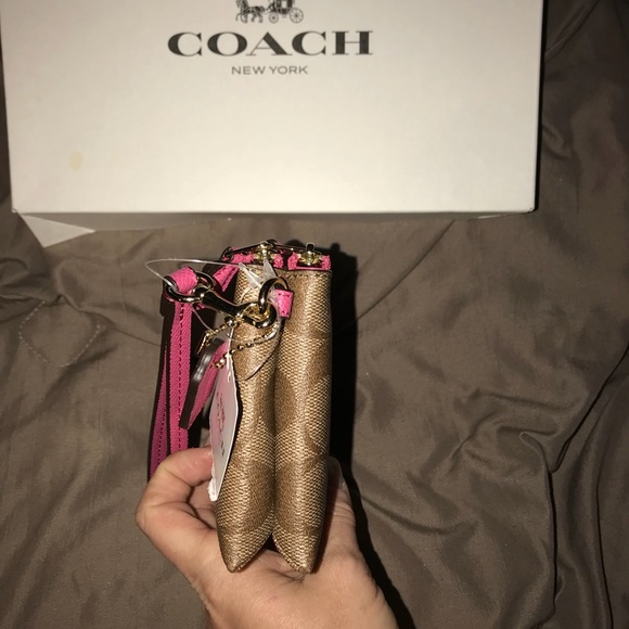 Coach Wristlet NWT - Picture 3 of 8